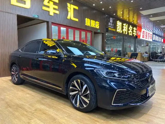 Volkswagen Passat — Фото автомобиля 3