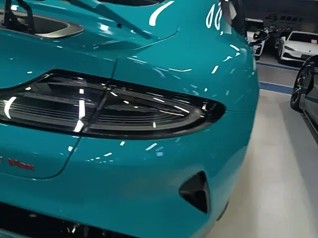 Xiaomi SU7 — Фото автомобиля 7