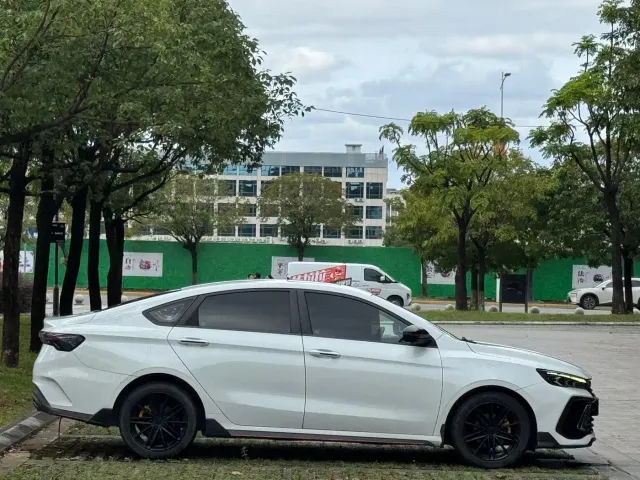 Geely Binrui — Фото автомобиля 15