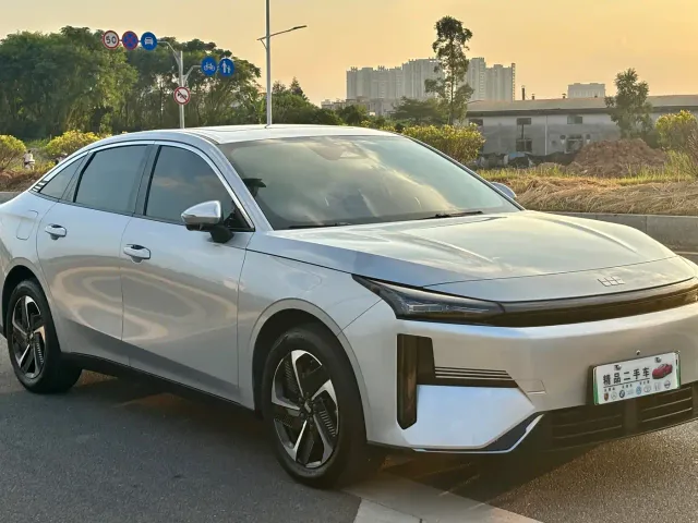 Geely Galaxy L6 — Фото автомобиля 3