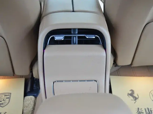 Mercedes-Benz E-Class — Фото автомобиля 13