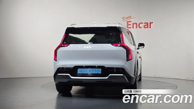 Kia EV9 — Фото автомобиля 4