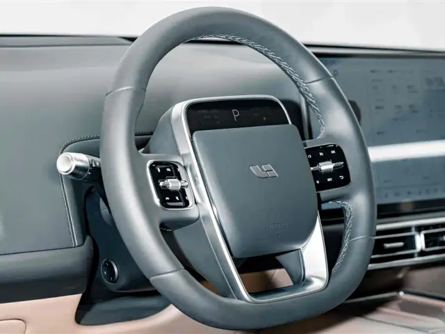 Li Auto L7 — Фото автомобиля 9
