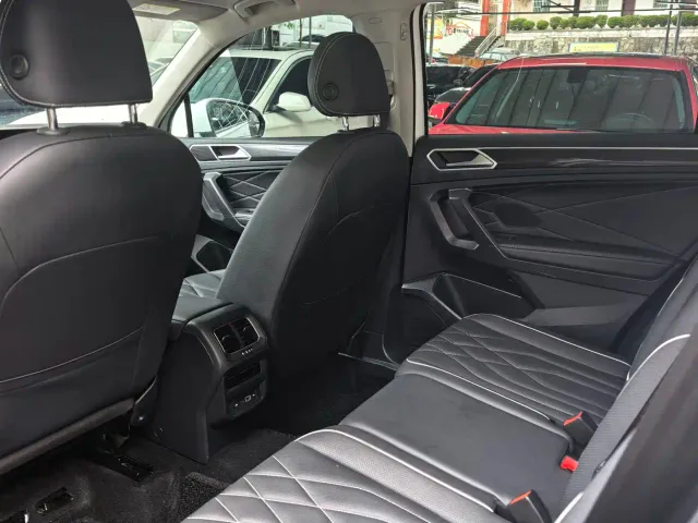 Volkswagen Tiguan L — Фото автомобиля 7