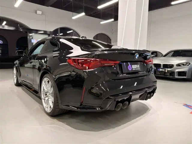 BMW M4 — Фото автомобиля 4