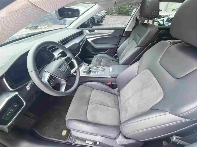 Audi A7L — Фото автомобиля 4