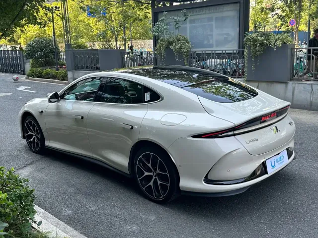 IM Motors L6 — Фото автомобиля 5
