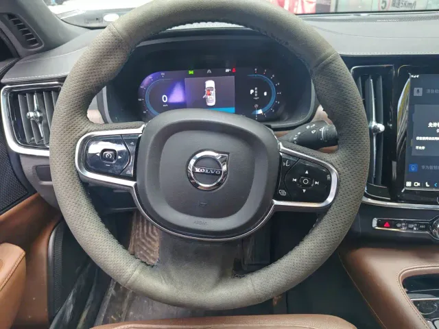 Volvo S90 — Фото автомобиля 19