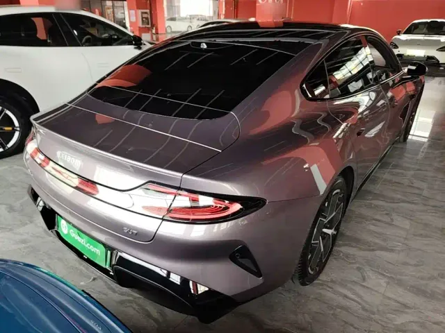 Xiaomi SU7 — Фото автомобиля 4