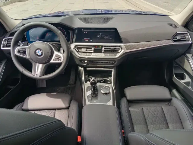 BMW BMW 3 Series 2021 330i M Sport Night Edition — Фото автомобиля 11