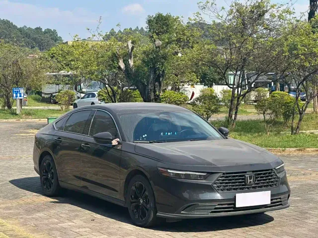Honda Accord — Фото автомобиля 3