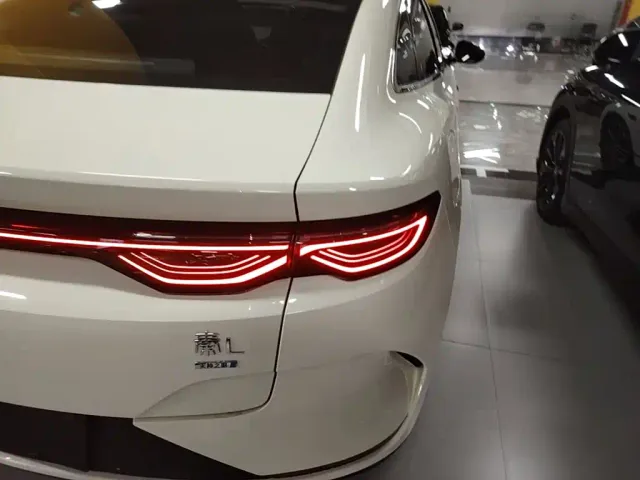 BYD Qin L — Фото автомобиля 7