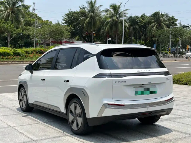 GAC Aion Y — Фото автомобиля 10