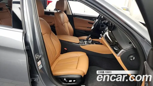 BMW 5-Series — Фото автомобиля 11