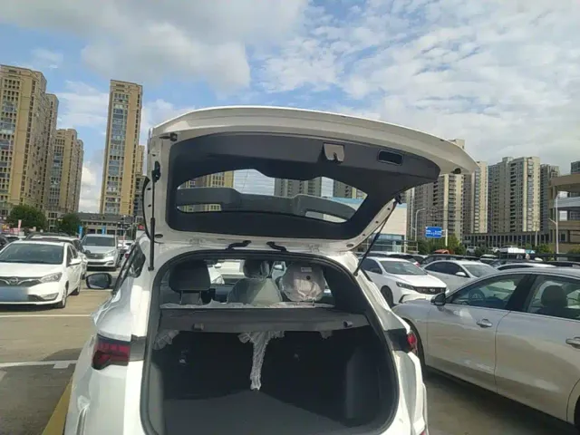 Geely Binyue — Фото автомобиля 18