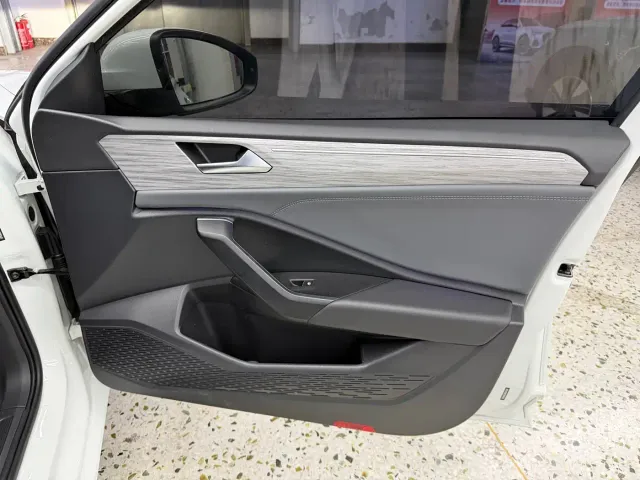Volkswagen Sagitar — Фото автомобиля 15