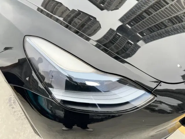 Tesla Model 3 — Фото автомобиля 26