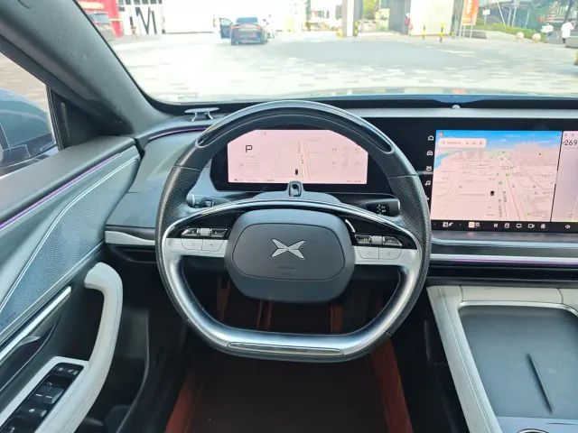 Xpeng P7 — Фото автомобиля 10