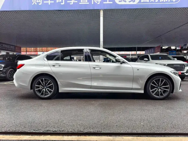 BMW 3 Series — Фото автомобиля 4