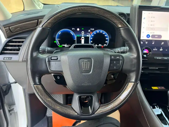 Toyota Vellfire — Фото автомобиля 10