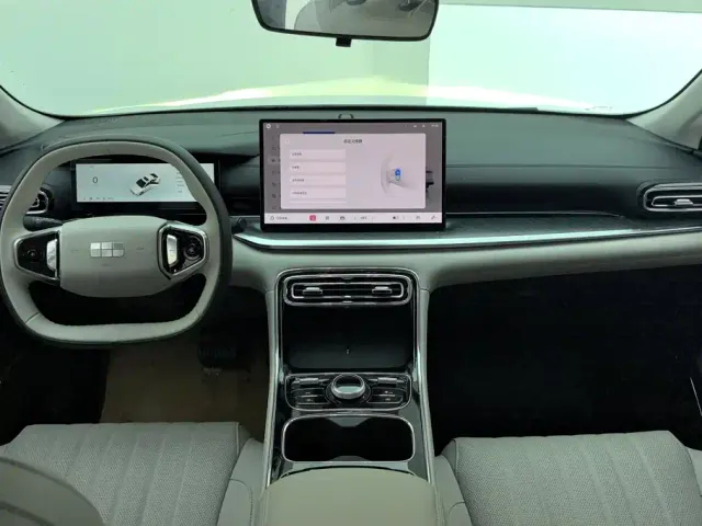 Geely Galaxy Stellar 6 — Фото автомобиля 12