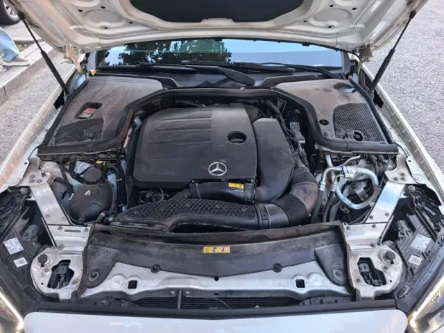Mercedes-Benz E-Class — Фото автомобиля 10