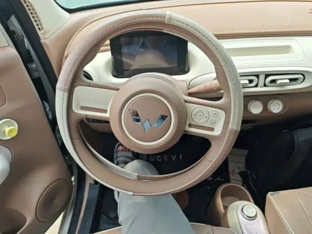 Wuling Hongguang Mini EV — Фото автомобиля 10