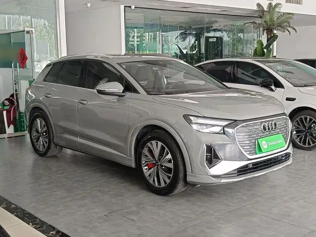 Audi Q4 e-tron — Фото автомобиля 3