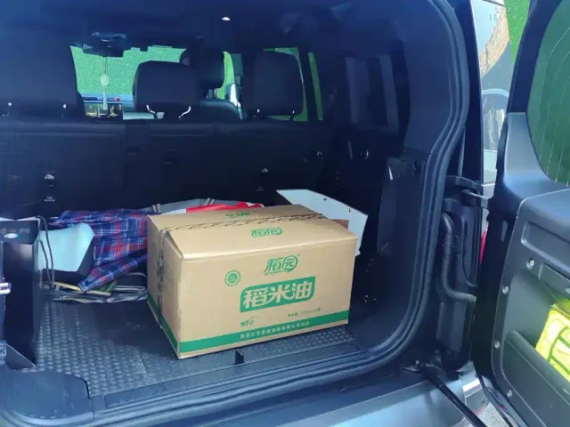 Land Rover Defender — Фото автомобиля 4