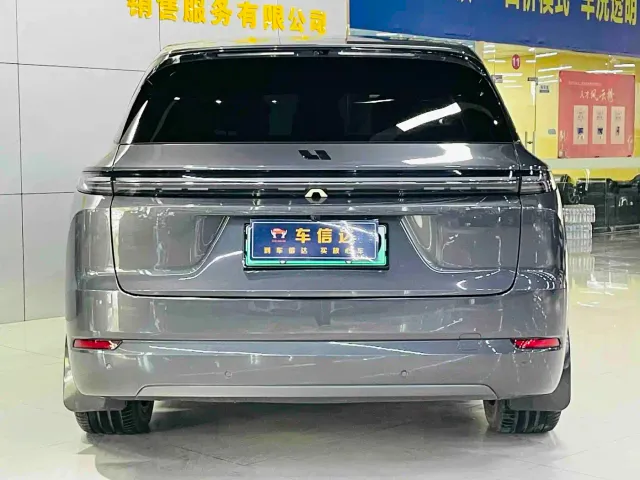 Li Auto L7 — Фото автомобиля 4