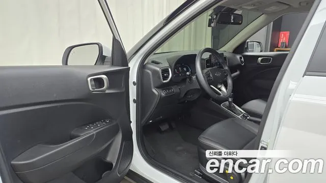 Hyundai Venue — Фото автомобиля 15