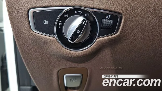 Mercedes-Benz E-Class — Фото автомобиля 24
