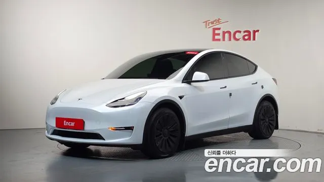 Фотография автомобиля — Tesla Model Y