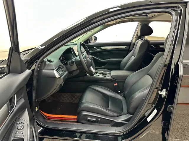Honda Accord — Фото автомобиля 14