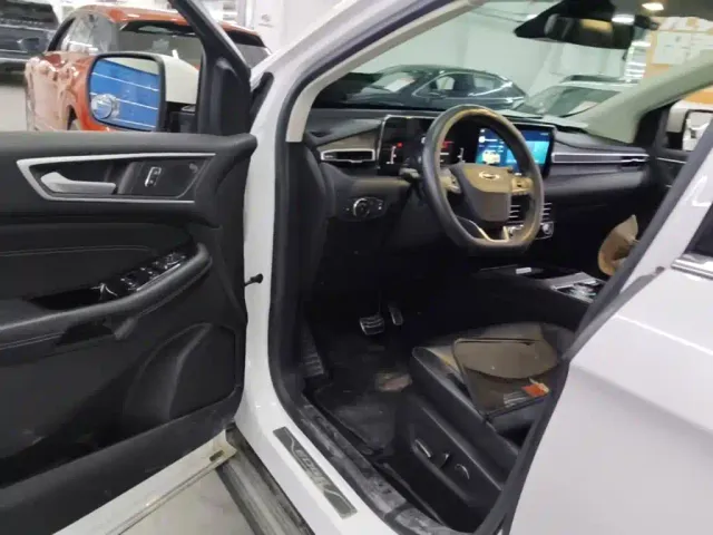 Ford Edge — Фото автомобиля 15
