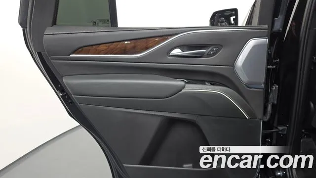 Cadillac Escalade — Фото автомобиля 6