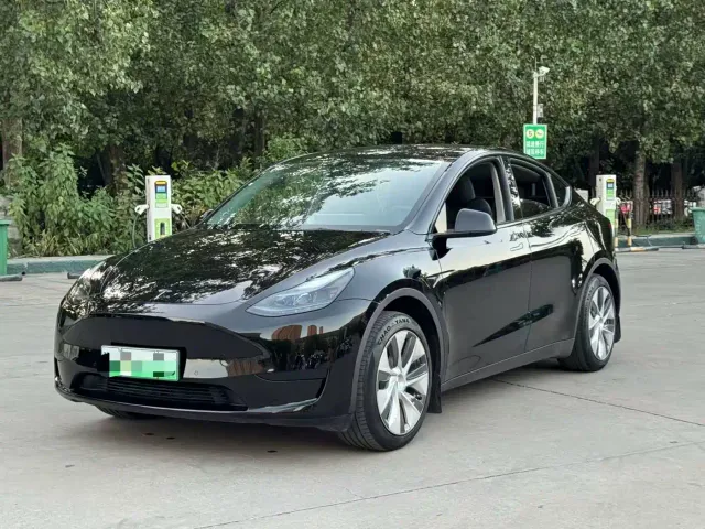 Фотография автомобиля — Tesla Model Y