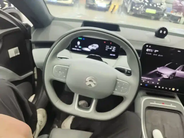 Nio ET5 Touring — Фото автомобиля 10