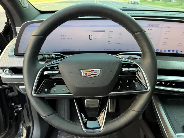 Cadillac XT5 — Фото автомобиля 6