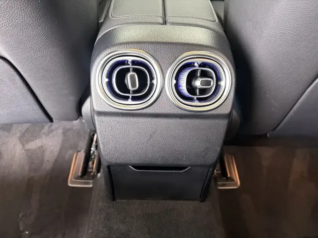 Mercedes-Benz C-Class — Фото автомобиля 19
