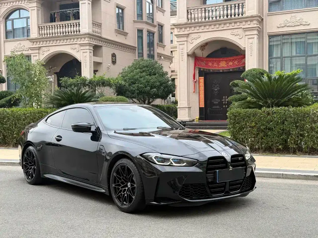 BMW M4 — Фото автомобиля 3