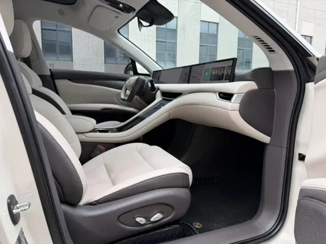 IM Motors LS6 — Фото автомобиля 8