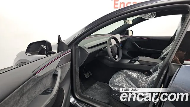 Tesla Model Y — Фото автомобиля 15
