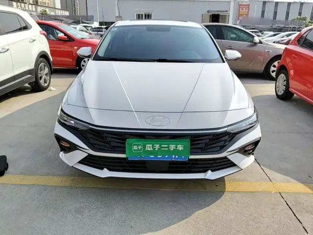 Hyundai Elantra — Фото автомобиля 2