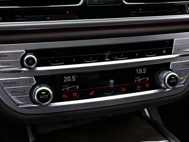 BMW 7 Series — Фото автомобиля 9