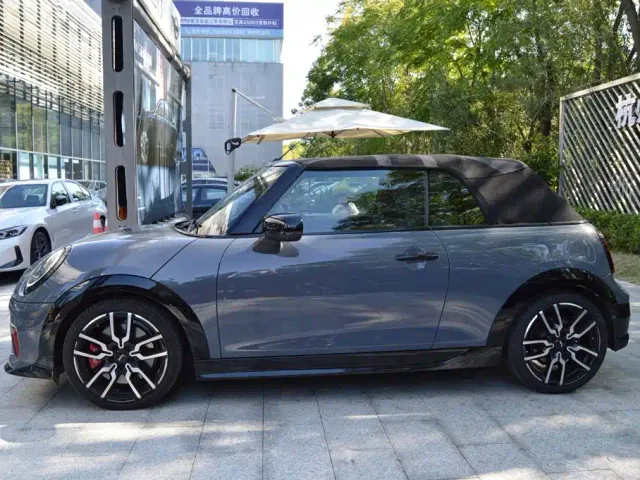 MINI John Cooper Works — Фото автомобиля 3