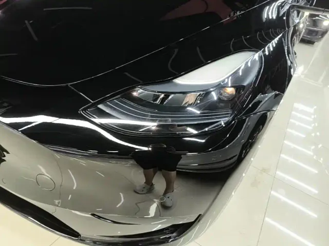 Tesla Model Y — Фото автомобиля 23