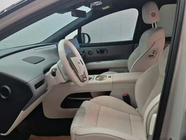 Li Auto i6 — Фото автомобиля 9