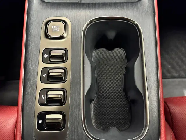 Xiaomi SU7 — Фото автомобиля 25
