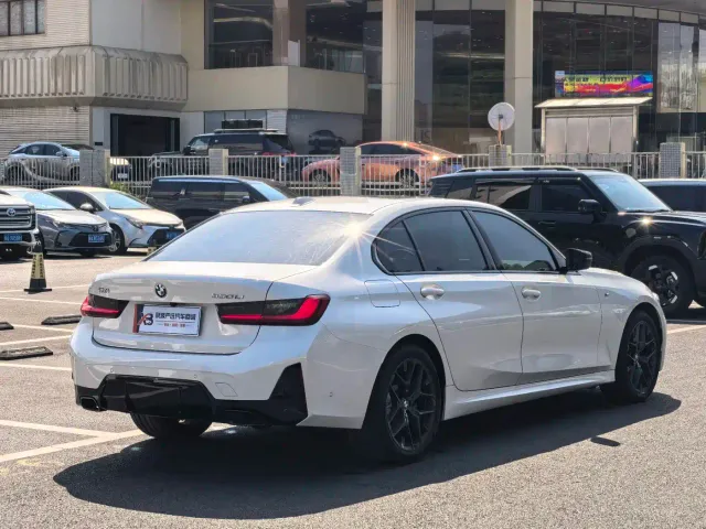 BMW 3 Series — Фото автомобиля 5